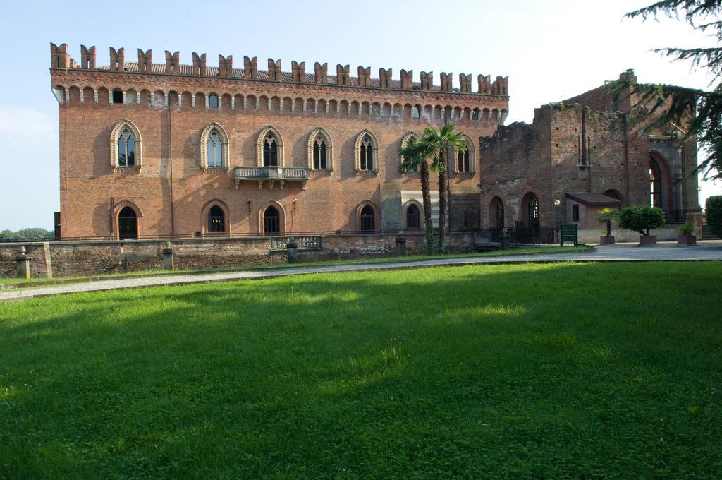 Castello Di Carimate Hotel Exterior foto