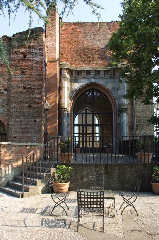 Castello Di Carimate Hotel Exterior foto