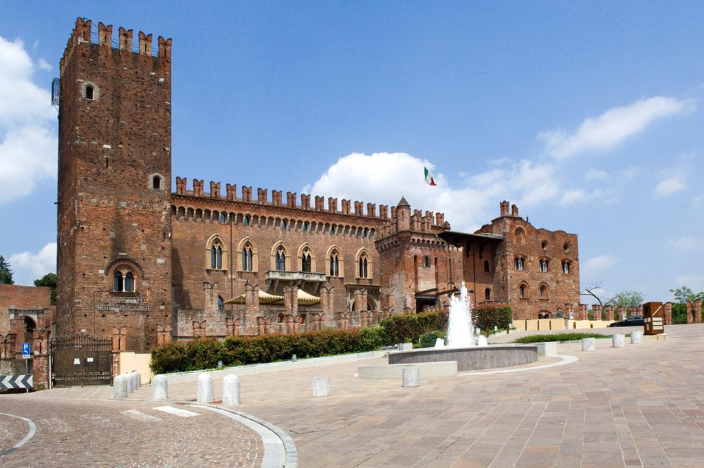 Castello Di Carimate Hotel Exterior foto