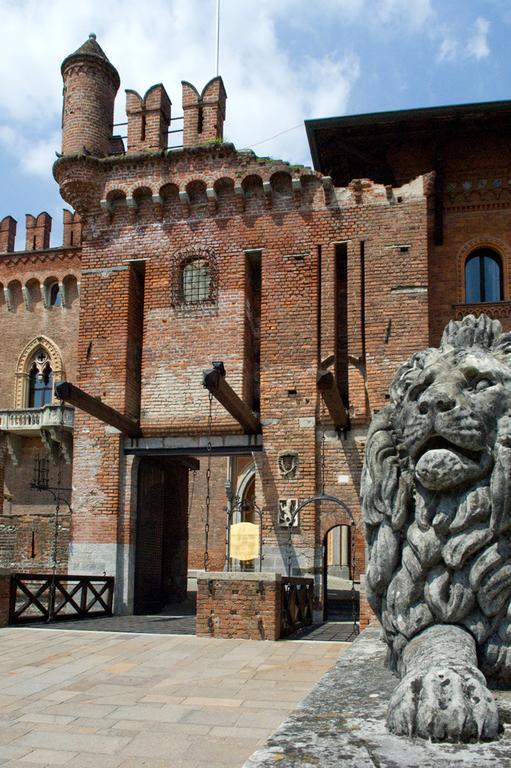 Castello Di Carimate Hotel Exterior foto